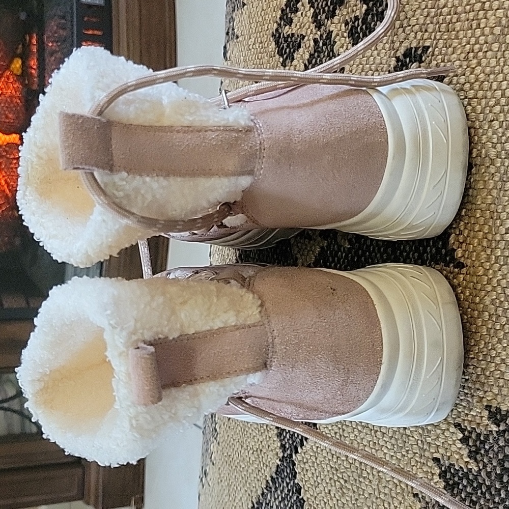 Never Used,Only To Try On,Very Comfortable - image 4